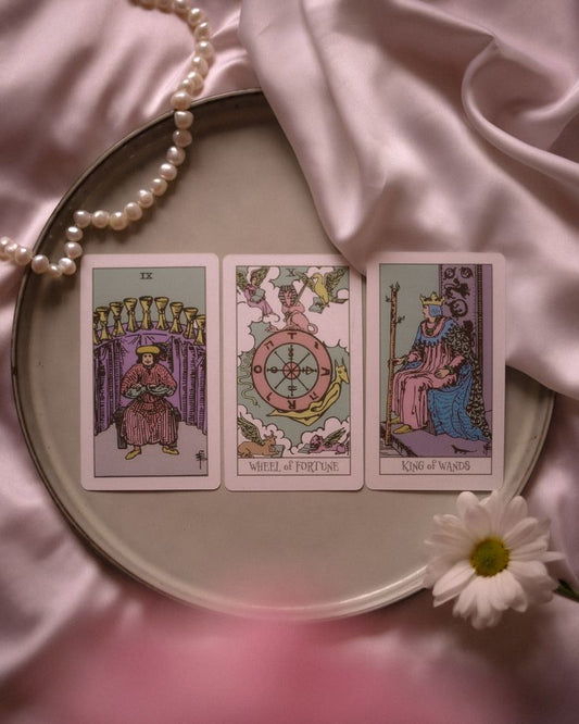 Tarocchi come strumento evolutivo: cosa sono e perché possono creare vere prese di coscienza