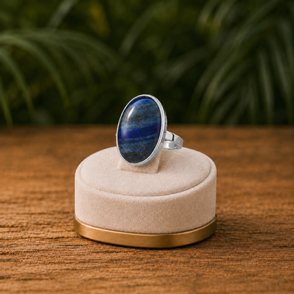 Anello con pietra naturale ovale