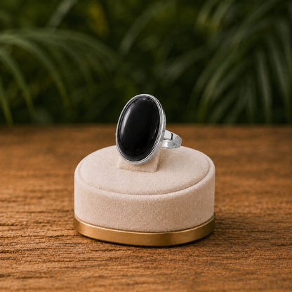 Anello con pietra naturale ovale
